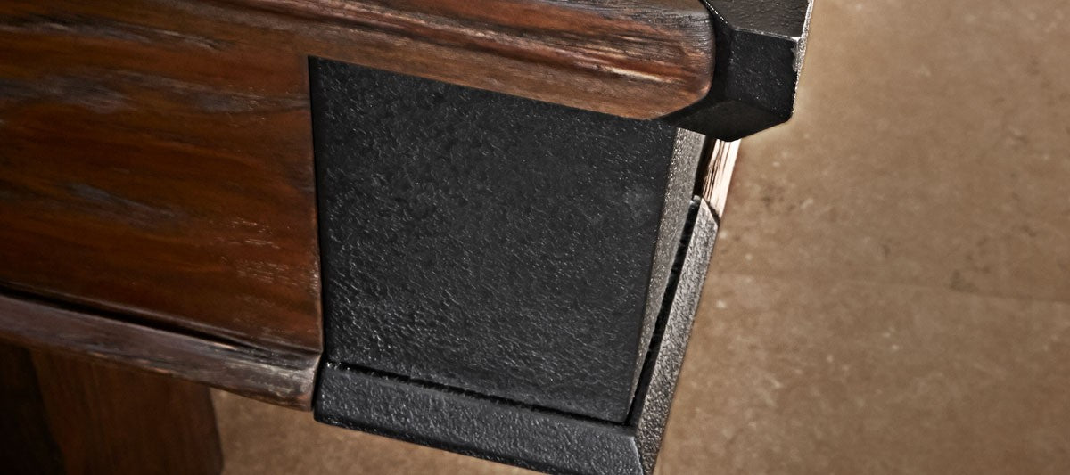 Brunswick Canton 7ft Black Forest Pool Table Corner Closeup
